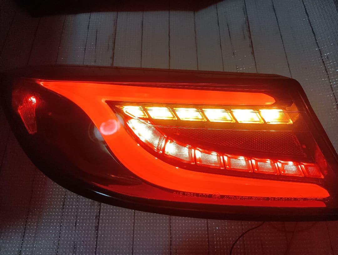 AVEST　GR86 ZN8 BRZ ZD8　シーケンシャルスモークバージョン1