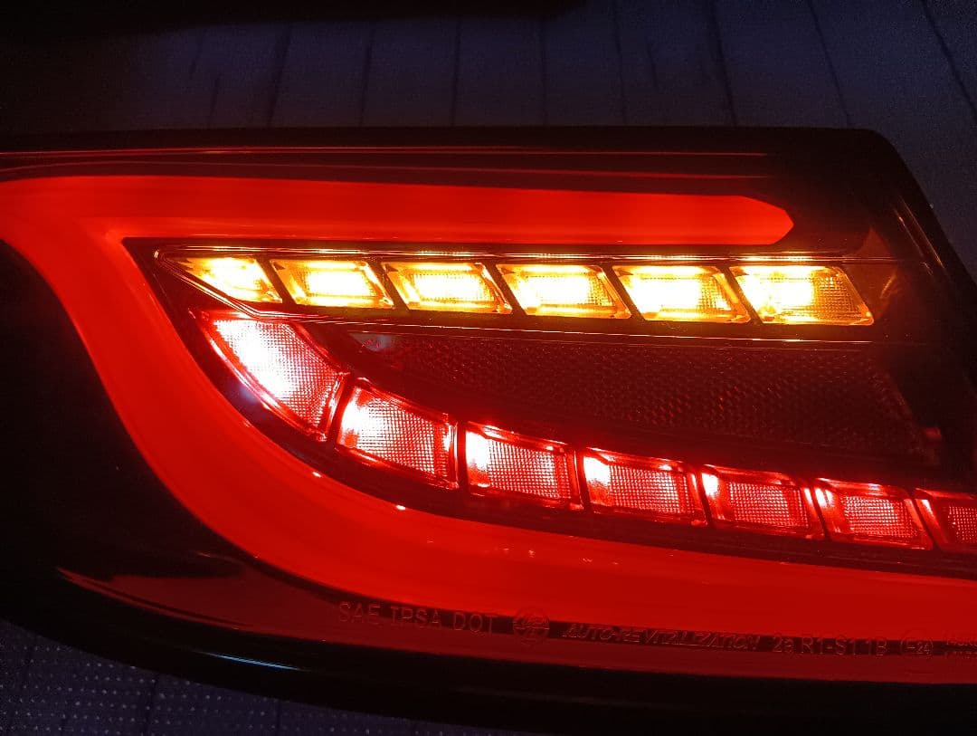 AVEST　GR86 ZN8 BRZ ZD8　シーケンシャルスモークバージョン1