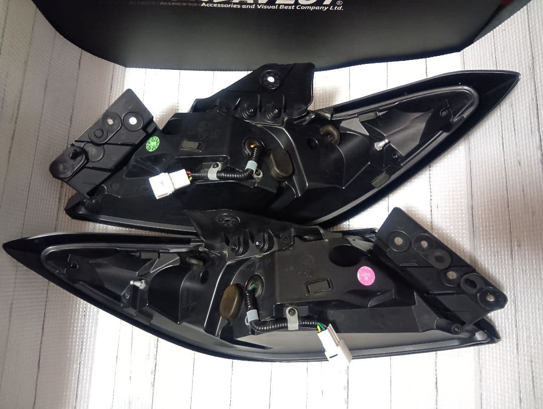 AVEST　GR86 ZN8 BRZ ZD8　シーケンシャルスモークバージョン1