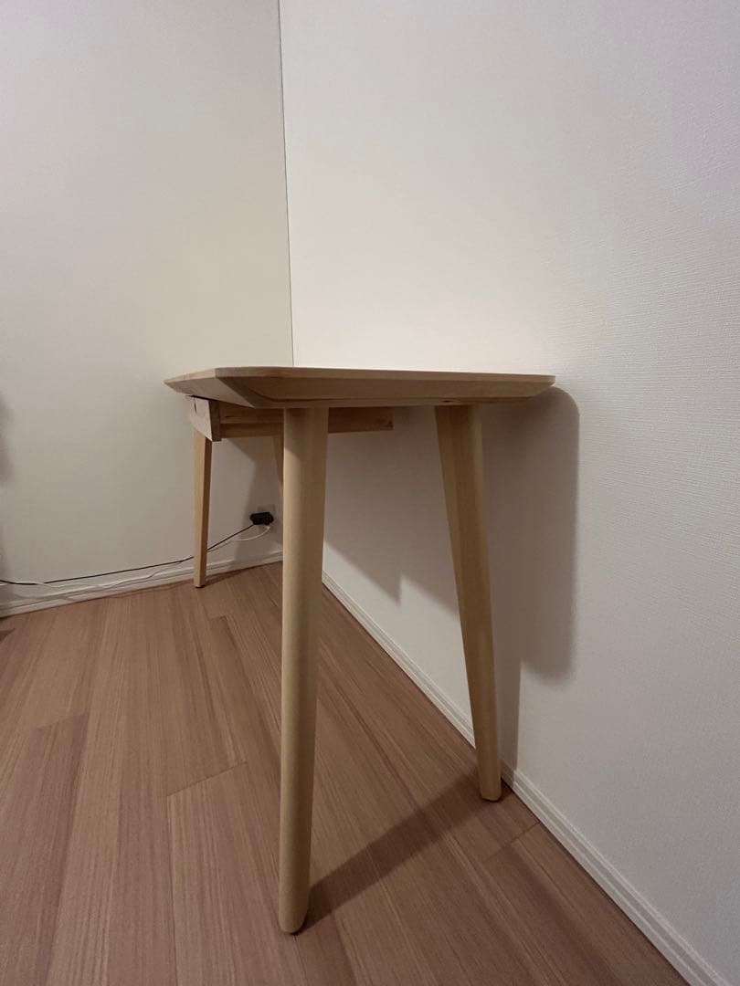 IKEA デスク　リーサボー　LISABO