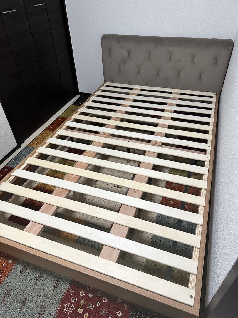 【美品‼️】ベルベット調ベッドフレーム　セミダブル　グレー　lowya