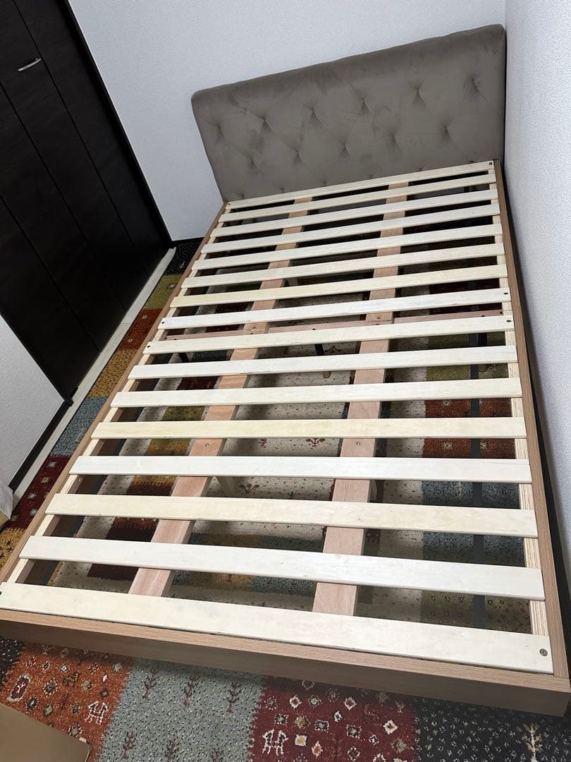 【美品‼️】ベルベット調ベッドフレーム　セミダブル　グレー　lowya