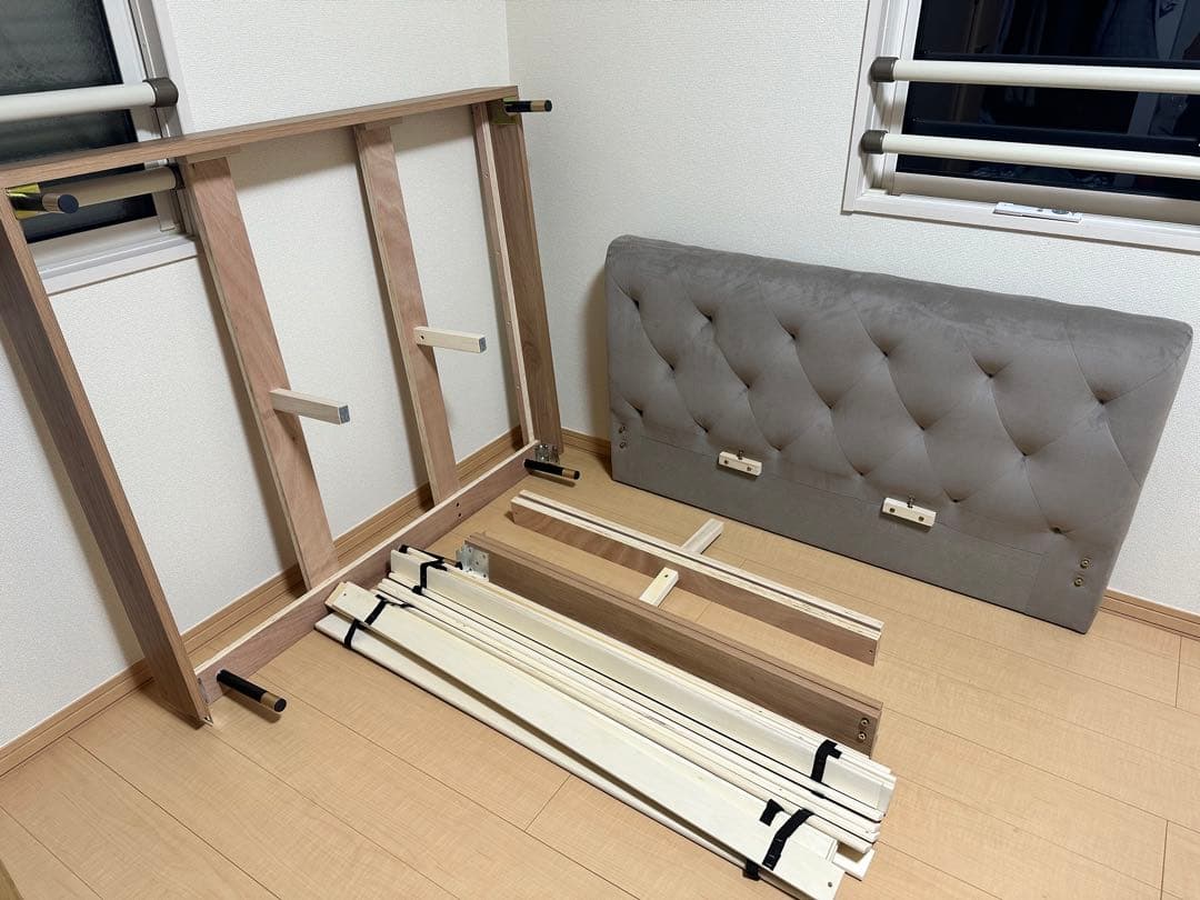 【美品‼️】ベルベット調ベッドフレーム　セミダブル　グレー　lowya