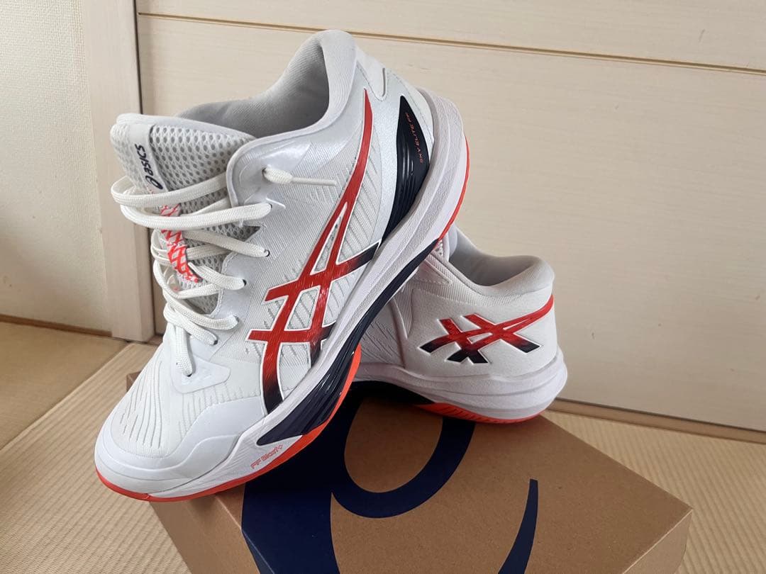バレーボールシューズ（asics）