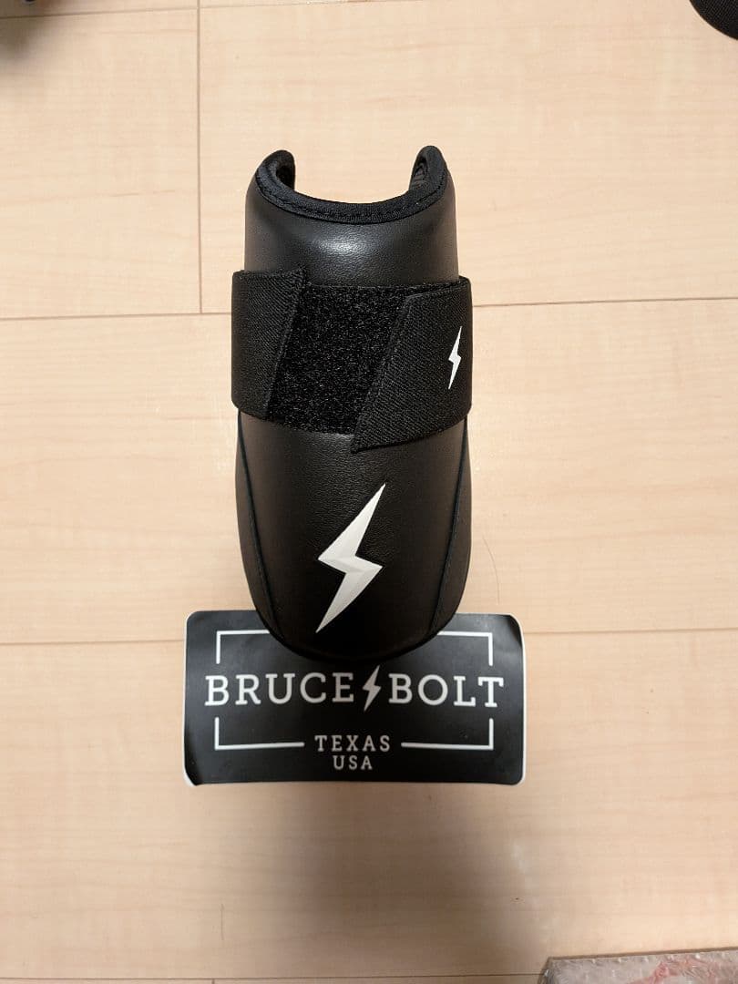 コ*ス様 ブルースボルト PREMIUM PRO 大人用エルボーガード ブラック