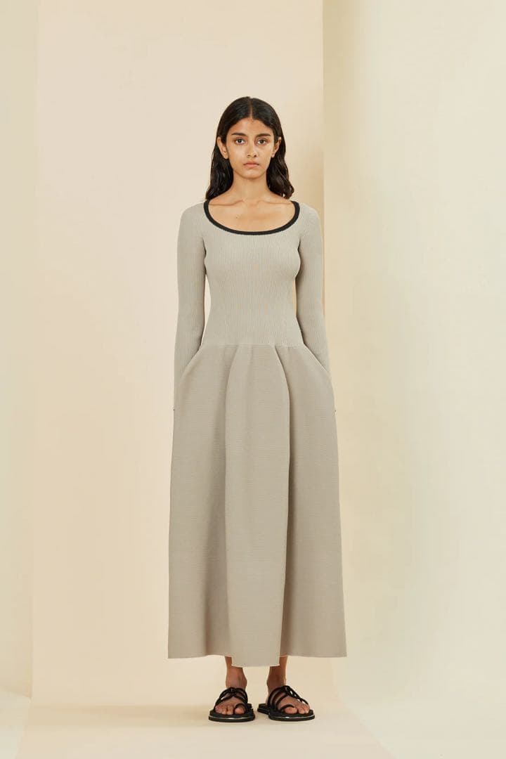 【オンラインストア完売品】CFCL ロングワンピース　ネイビー　サイズ1