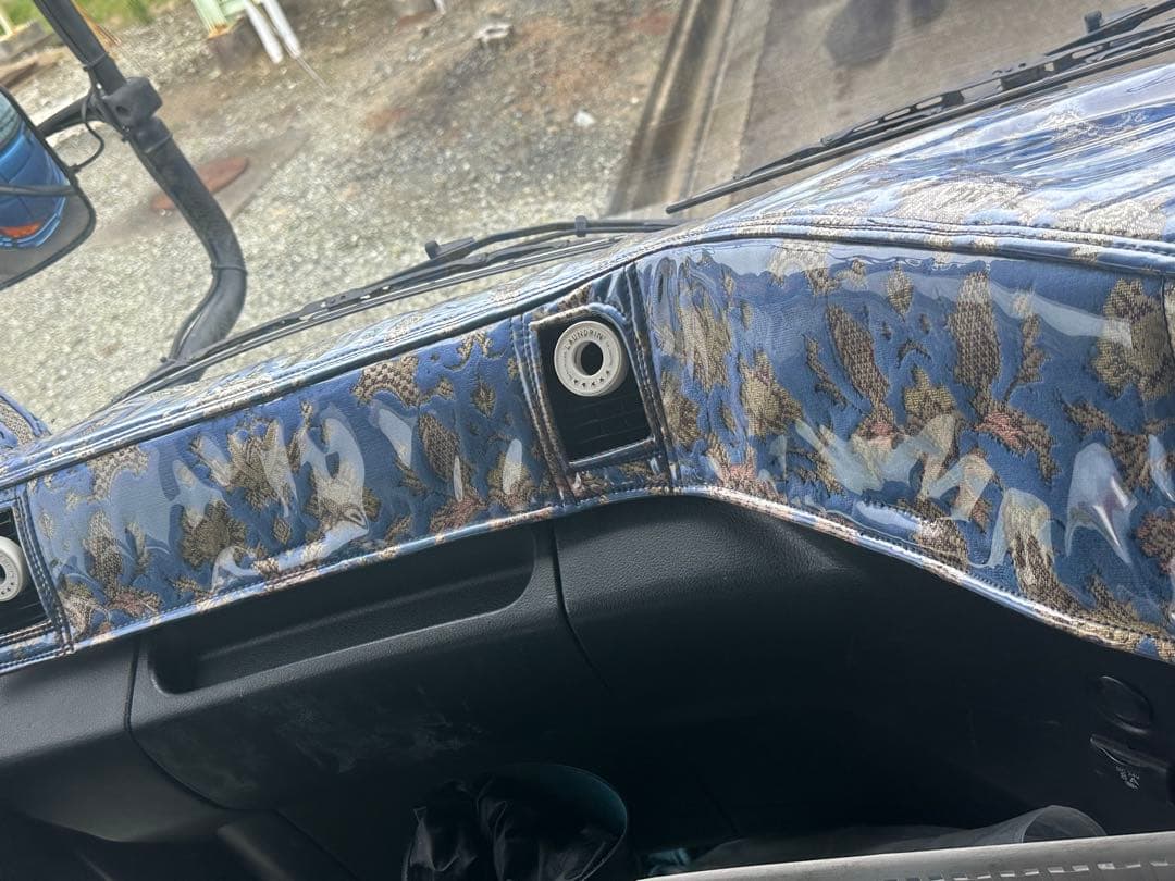 グランドプロフィア　トラック内装　金華山