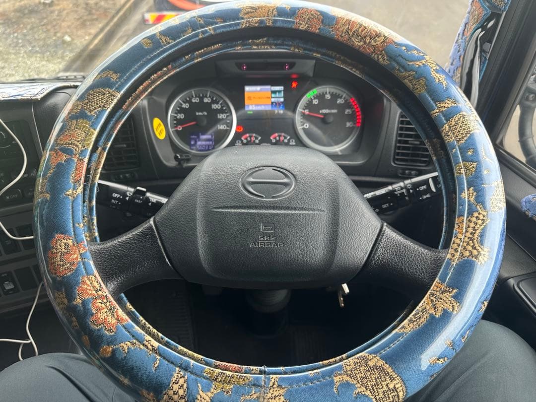 グランドプロフィア　トラック内装　金華山