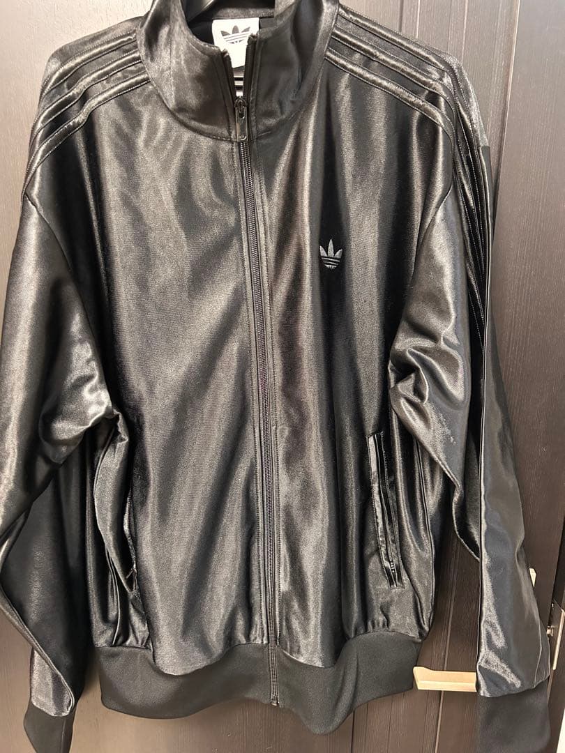 adidas ファイヤーバード メタリックトラックトップ