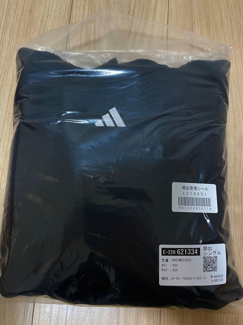 新品未使用　アディダスゴルフ　エンボスプリント ダンボールニット 長袖レディース