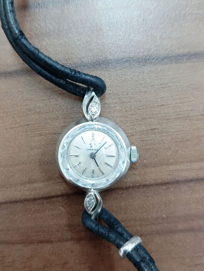 稼働　OMEGA レディースアンティーク　手巻き時計 K18WG