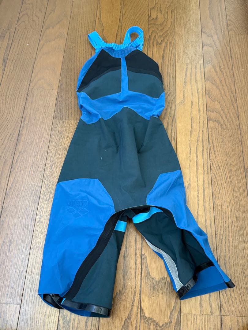 美品　アリーナ　高速水着　競泳水着　アクアフォースストーム　CP S