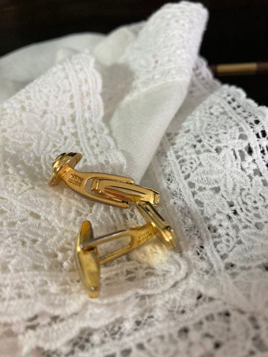 グッチ ヴィンテージ オーバルGGロゴカフス金 ゴールド×ネイビーボタン