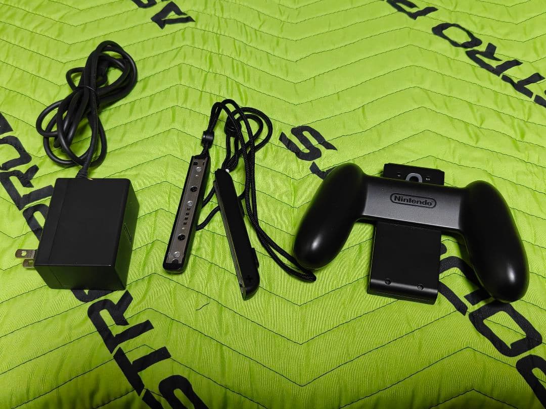 Nintendo Switch 本体 Joy-Con赤/青　バッグ付属