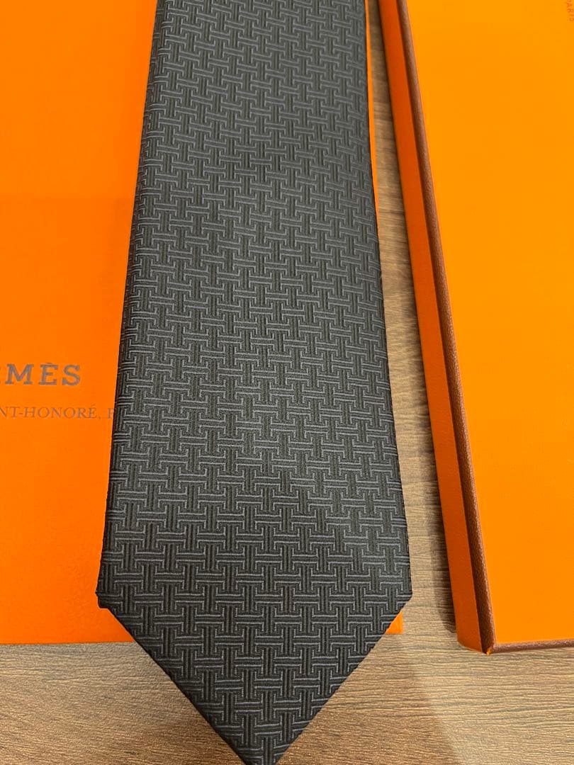 エルメス　ネクタイ　未使用　グレー