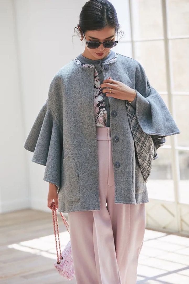 ♡新品タグ付♡ セブンテン　ラッフルスリーブリバーシブルコート　グレー