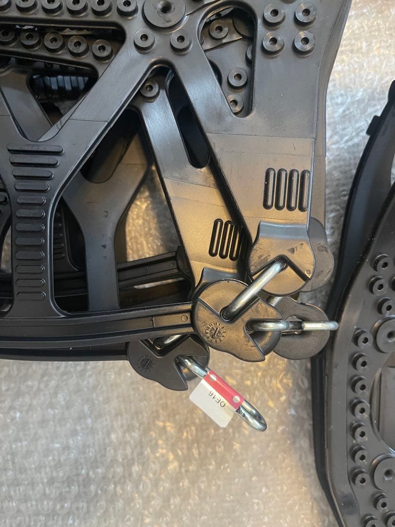 カーメイト タイヤチェーン バイアスロンクイックイージー QE16 新品、未使用