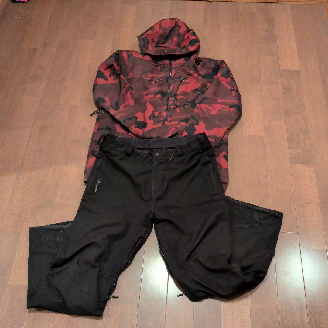 VOLCOM赤黒迷彩 スノーボードウェアセット