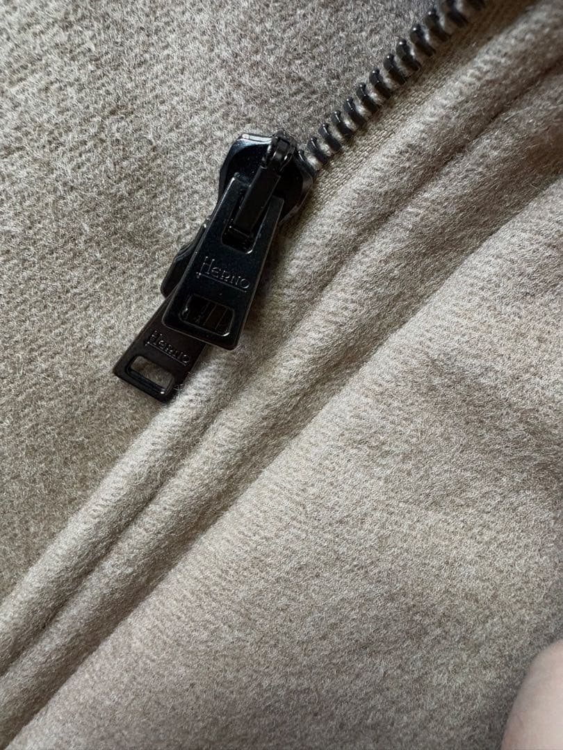 HERNO／ヘルノ　カシミヤ・ウールダウンコート