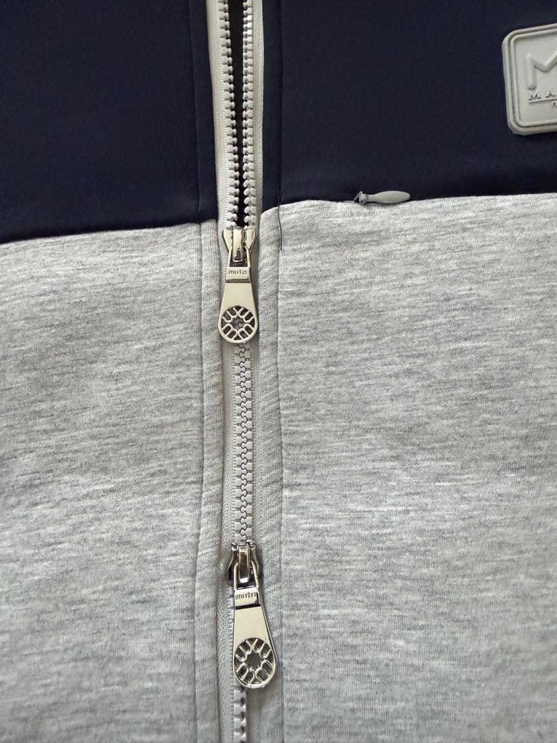 【美品】ム-タマリンジップアップフーディ