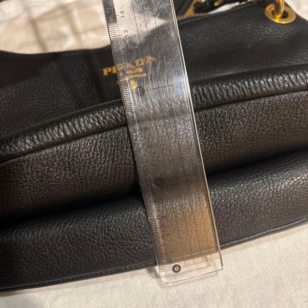 PRADA 黒 レザー ショルダーバッグ