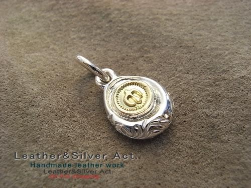 イーグル ペンダントトップ　シルバー925　ゴールド（ｋ18）イーグル手彫り