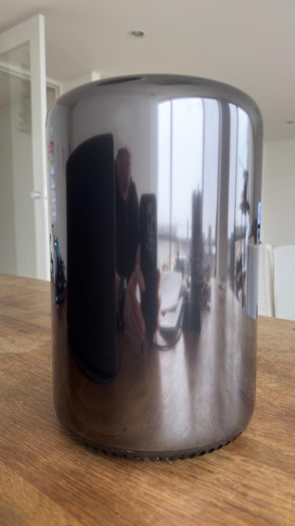 Mac Pro Late 2013 8コア 64GB 1TB D700