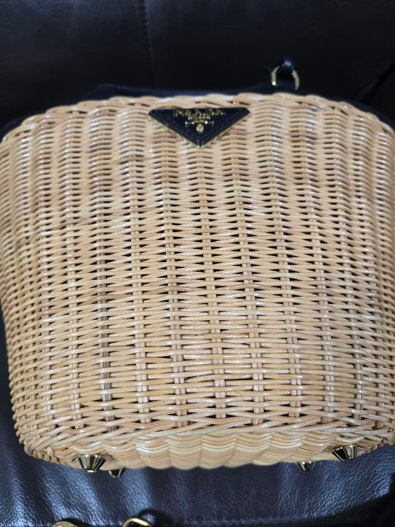 プラダ　カゴバック