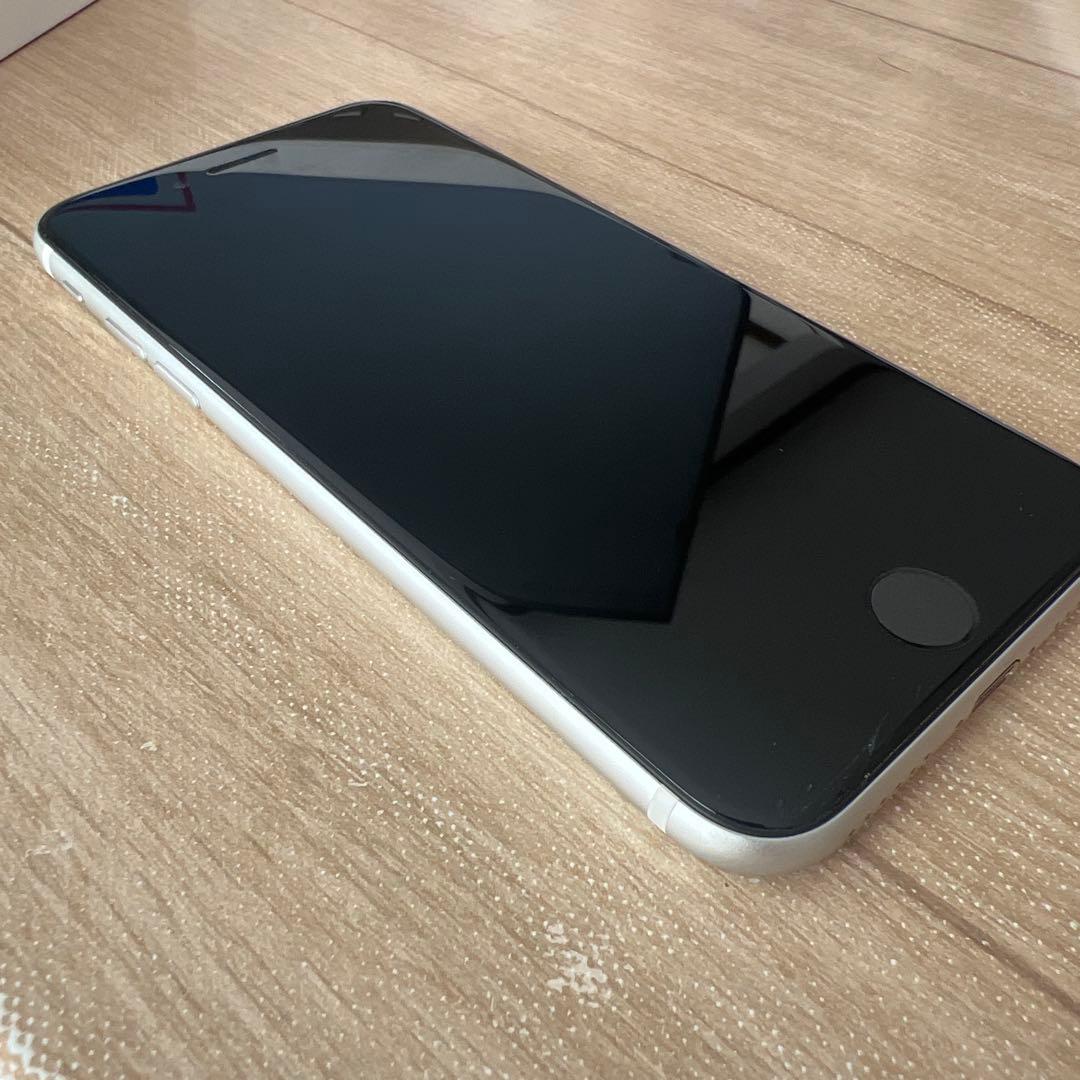 Apple iPhone SE (第2世代) 本体