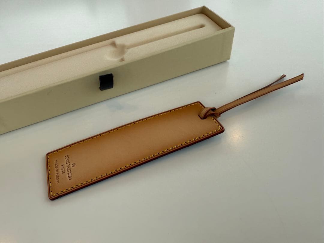 新品未使用ルイ・ヴィトンVUITTONノベルティ／ブックマーク／マルチカラー