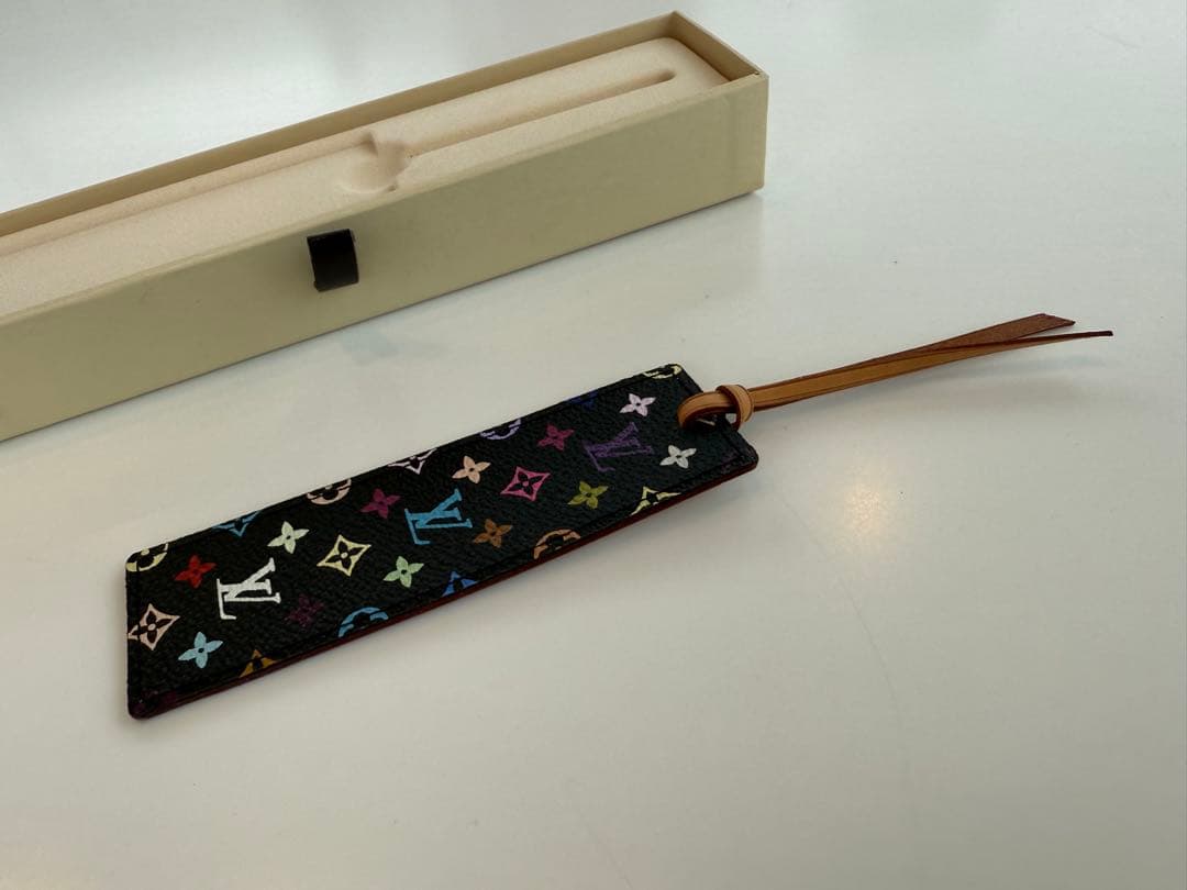 新品未使用ルイ・ヴィトンVUITTONノベルティ／ブックマーク／マルチカラー