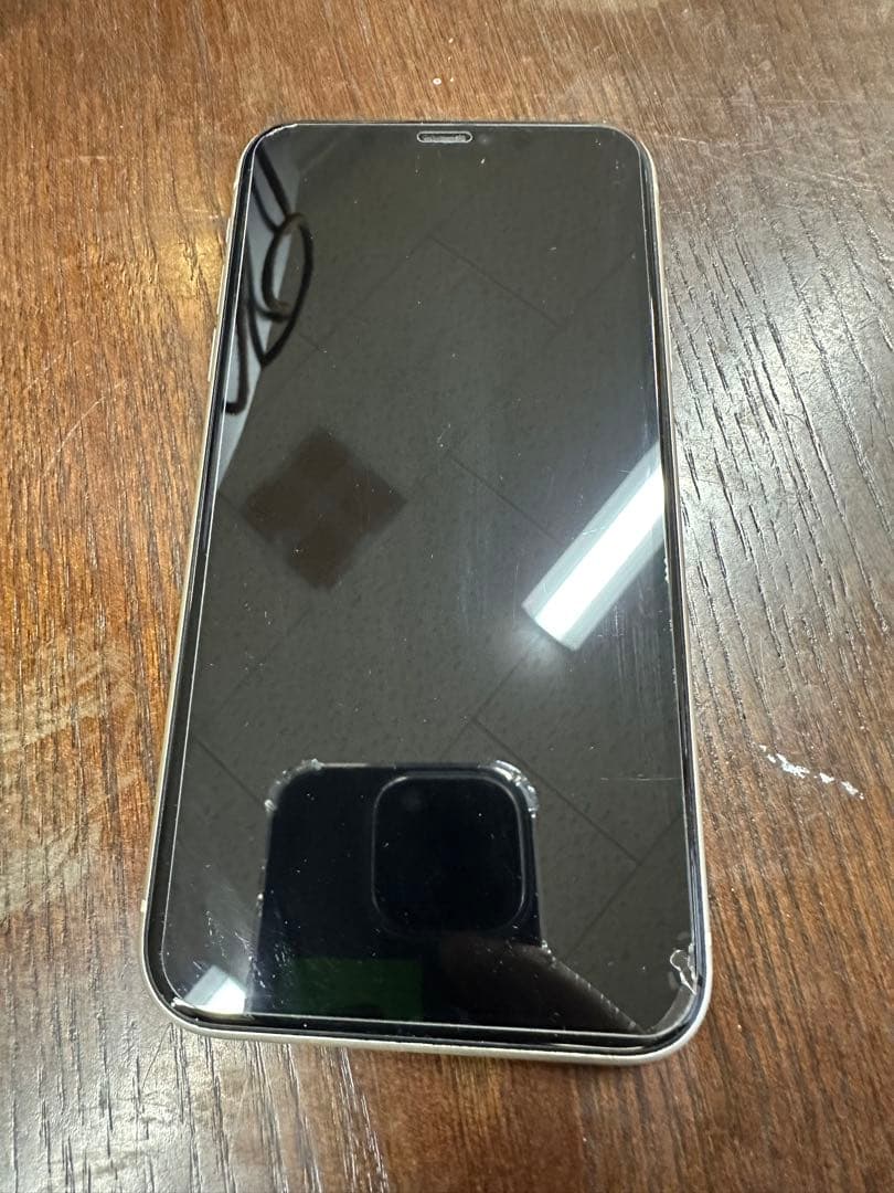 Apple iPhone 11 ホワイト 本体　美品