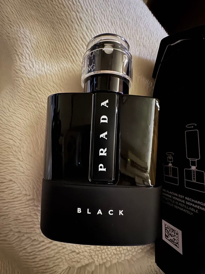 PRADAブラック香水 50ml