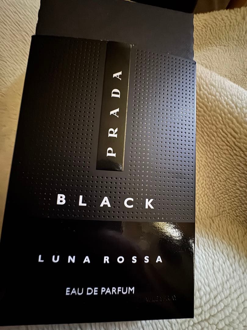 PRADAブラック香水 50ml