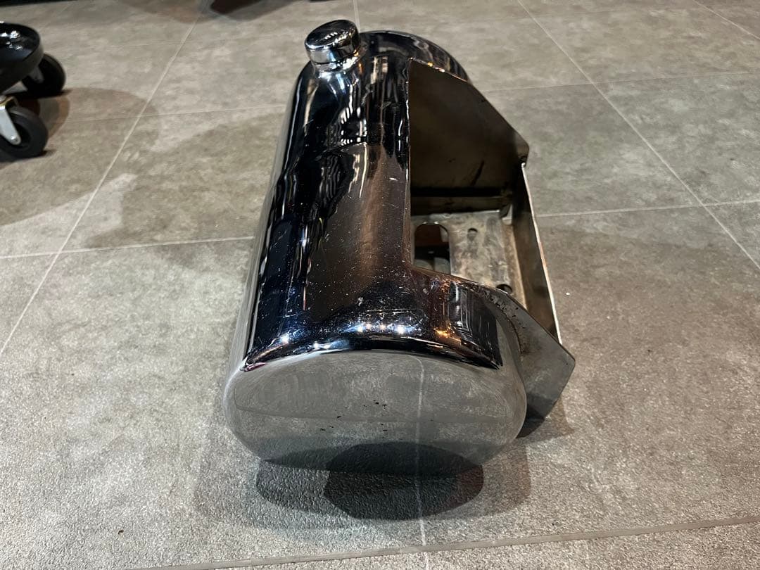 ラウンドオイルタンク　バレルタンク　ハーレー　ソフテイル　ショベル　チョッパー