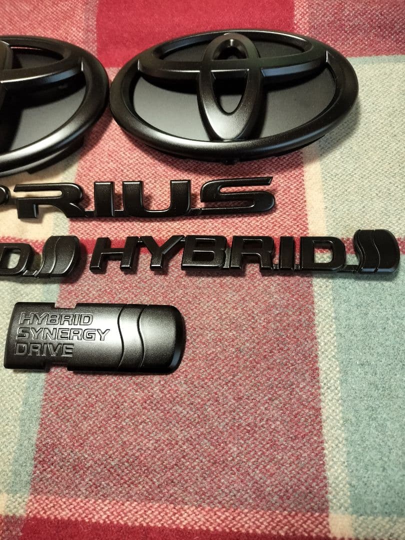 YOMIです。 トヨタエンブレム30プリウスエンブレム　6点セット