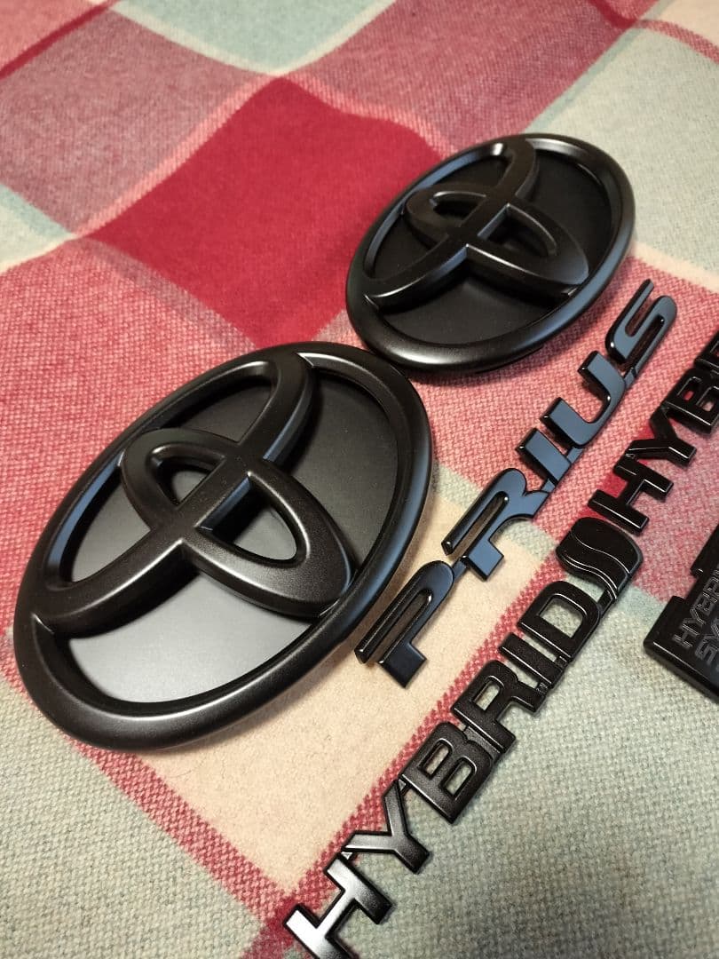 YOMIです。 トヨタエンブレム30プリウスエンブレム　6点セット