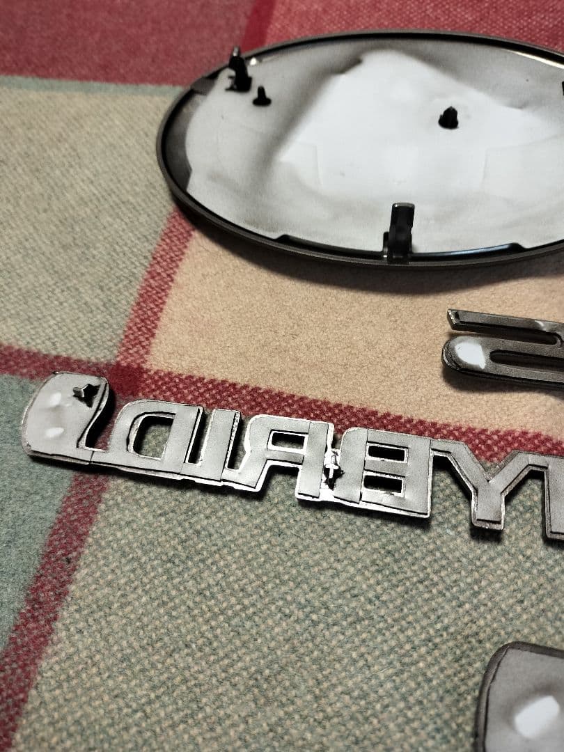 YOMIです。 トヨタエンブレム30プリウスエンブレム　6点セット