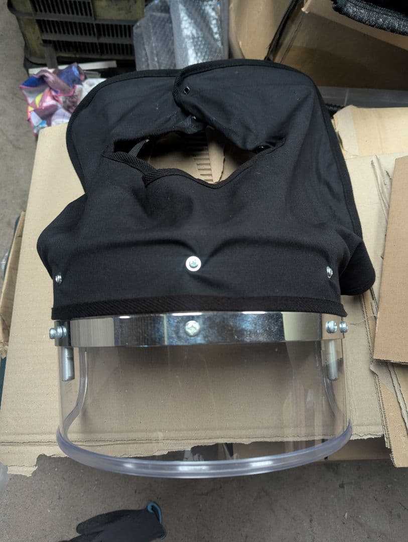 美品.短風防スクリーン曲げ加工済