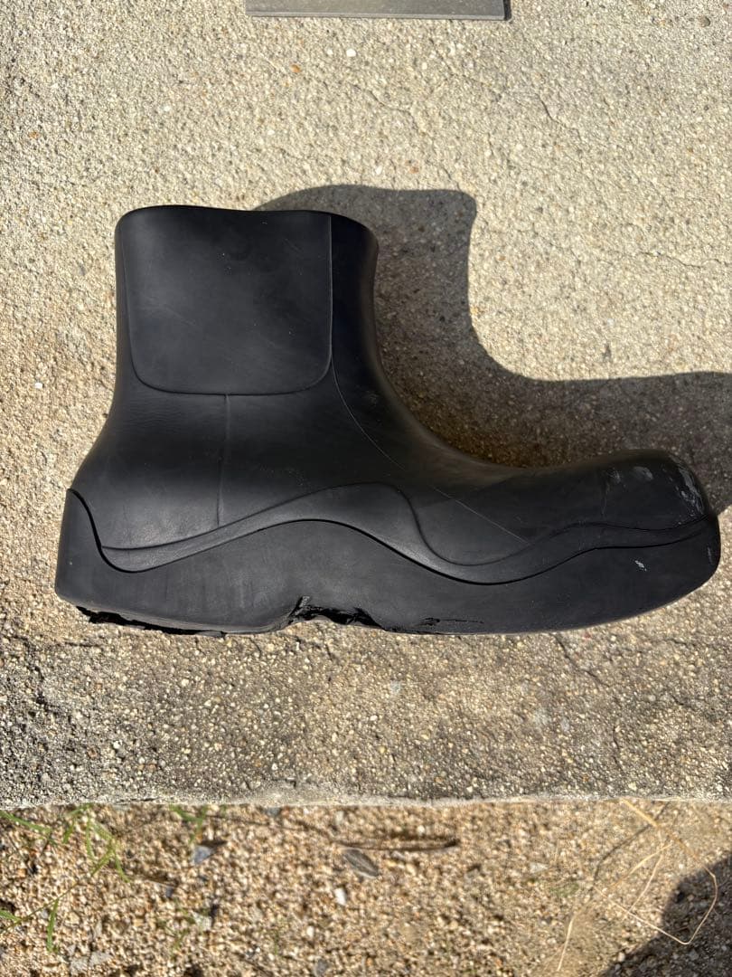 BOTTEGA VENETA ブラックショートブーツ