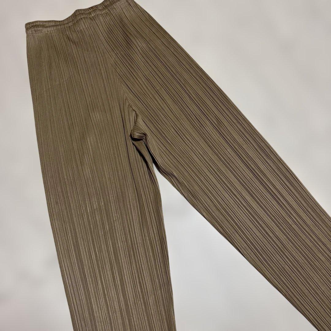プリーツプリーズ　パンツ