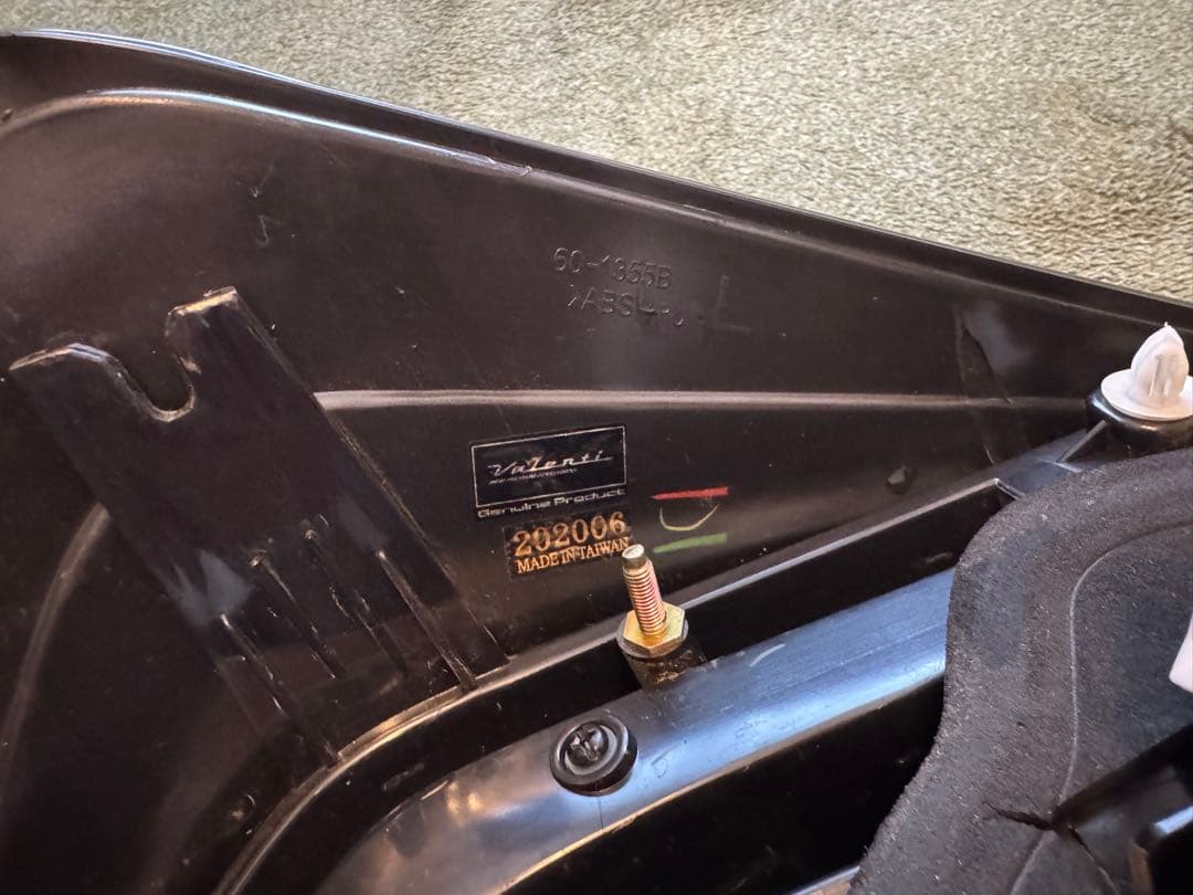 30プリウス VALENTI スモークテール　ソーケンシャル　美品