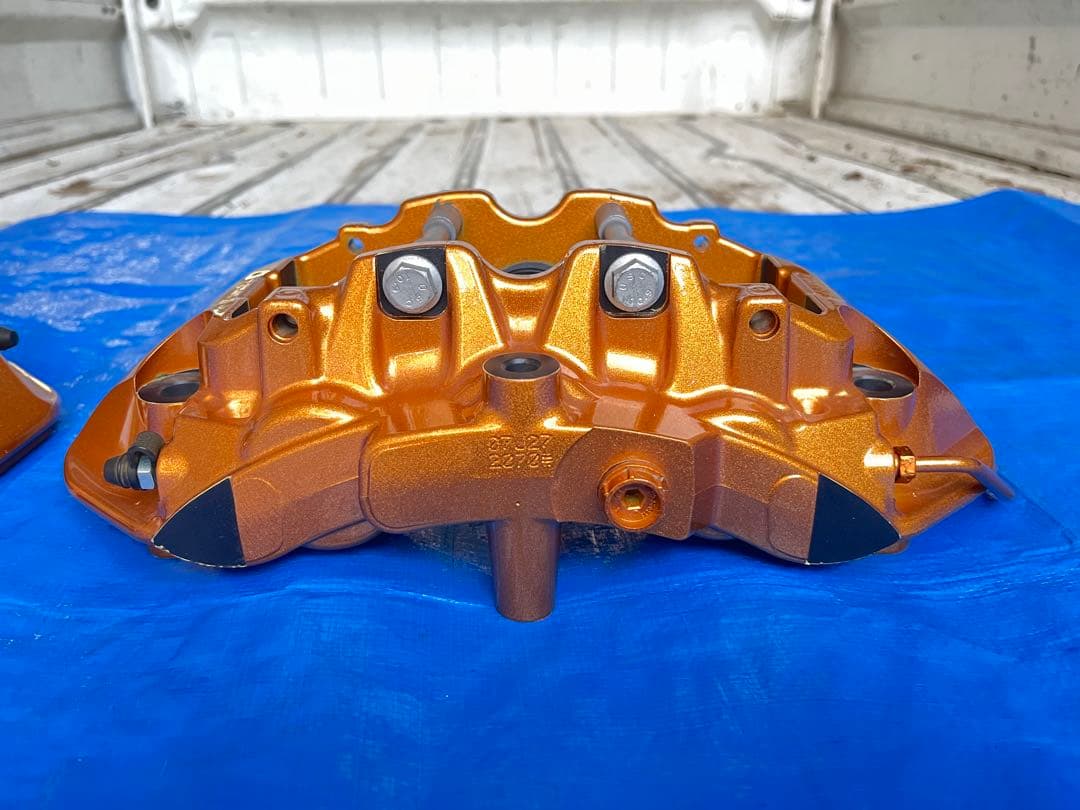 R35 brembo ブレンボ　キャリパー フロント