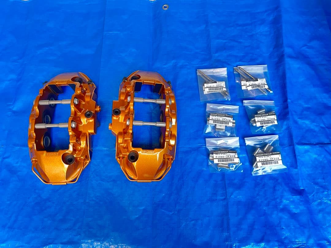 R35 brembo ブレンボ　キャリパー フロント