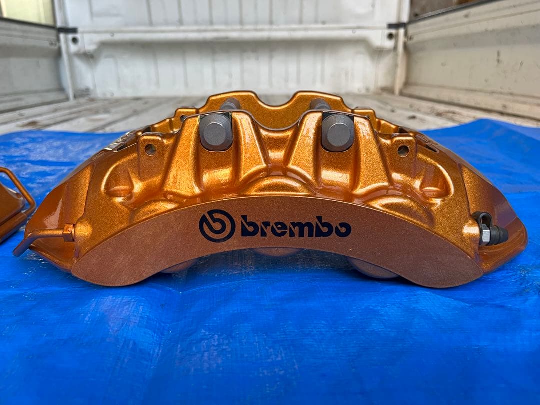 R35 brembo ブレンボ　キャリパー フロント