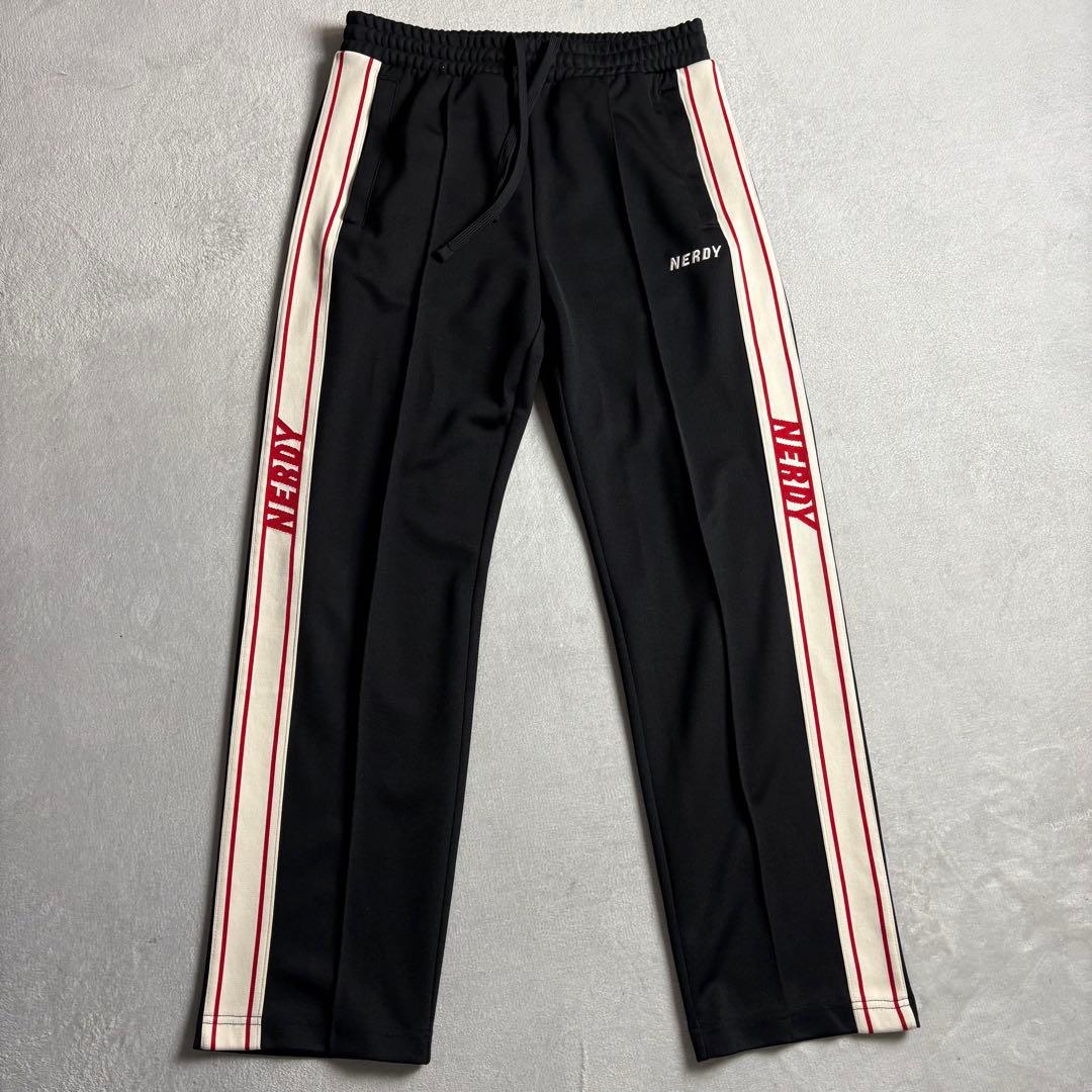 NERDY ノルディ　ジャージセットアップ　サイドライン　　刺繍ロゴ