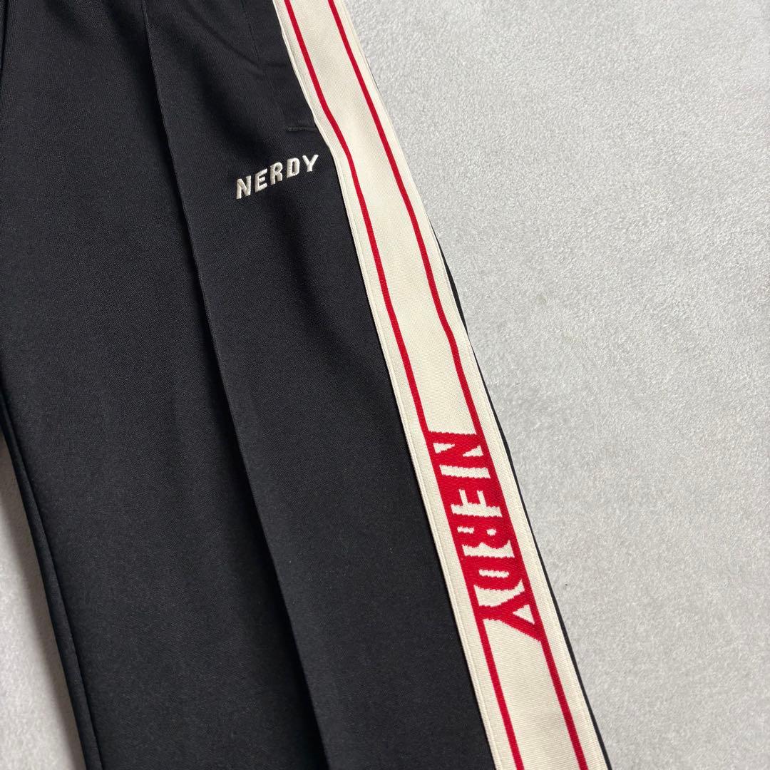 NERDY ノルディ　ジャージセットアップ　サイドライン　　刺繍ロゴ