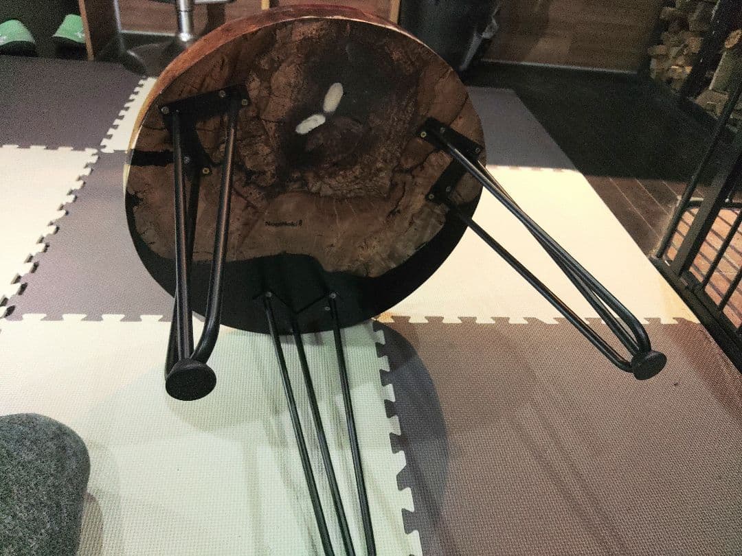 レジンとドライフラワーのテーブル