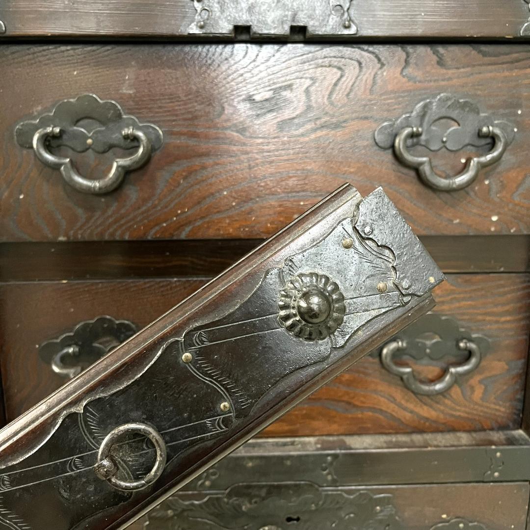 送料込み 時代物 車箪笥 龍金具 箪笥 船箪笥 和箪笥 和家具