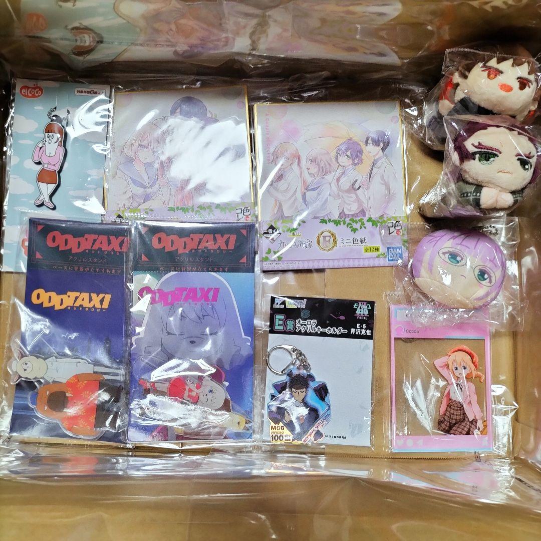 アニメ　キーホルダー　缶バッジ　ラバーストラップ　まとめ売り　ノンジャンル　大量
